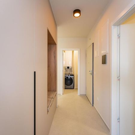 D-Apartment - With Garage And Balcony ザダル エクステリア 写真