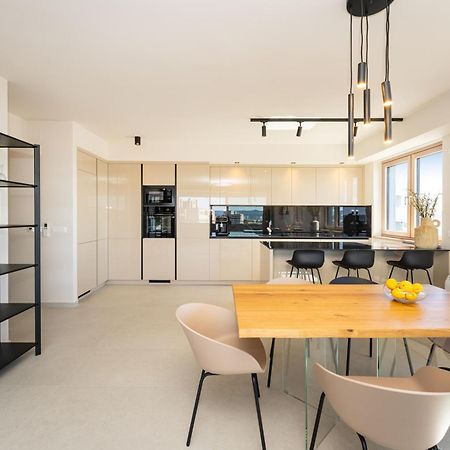 D-Apartment - With Garage And Balcony ザダル エクステリア 写真