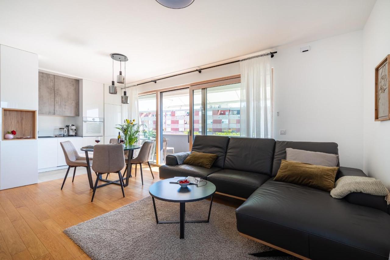 D-Apartment - With Garage And Balcony ザダル エクステリア 写真