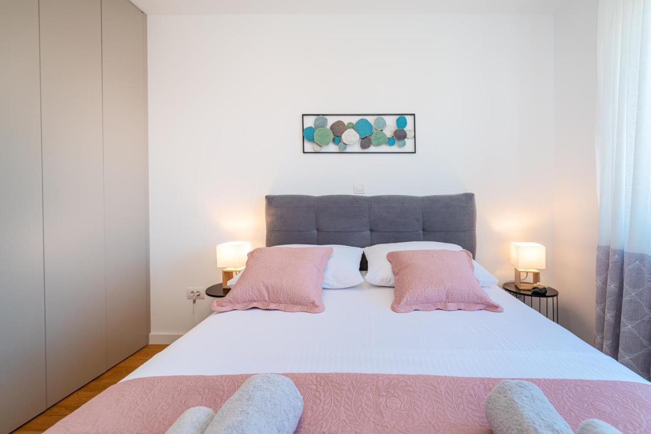 D-Apartment - With Garage And Balcony ザダル エクステリア 写真