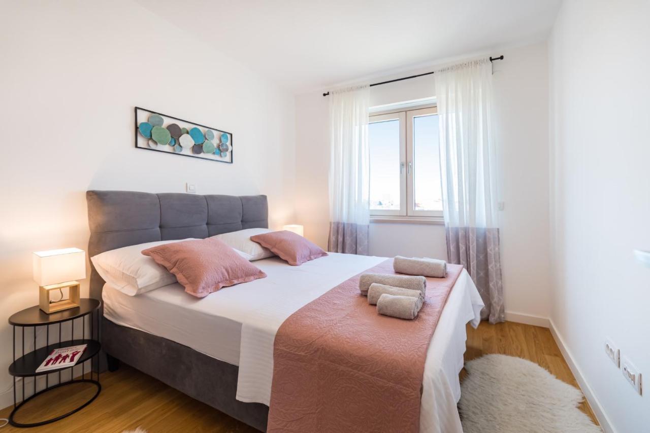 D-Apartment - With Garage And Balcony ザダル エクステリア 写真