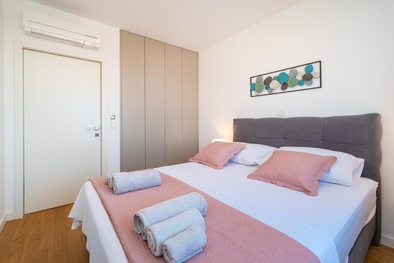 D-Apartment - With Garage And Balcony ザダル エクステリア 写真