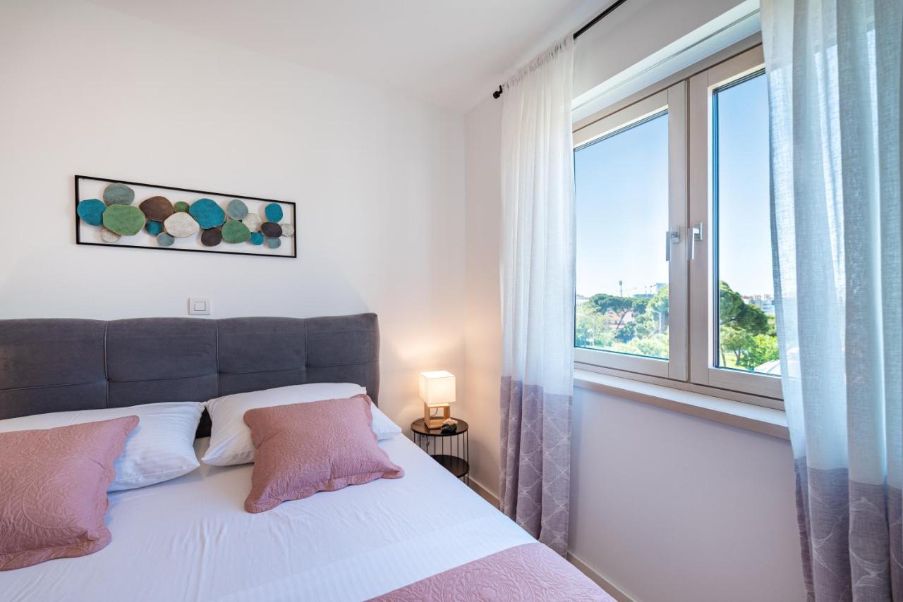 D-Apartment - With Garage And Balcony ザダル エクステリア 写真