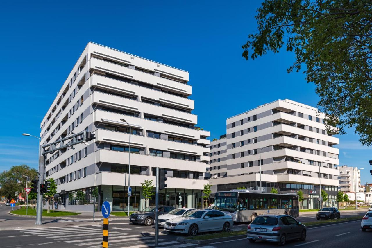 D-Apartment - With Garage And Balcony ザダル エクステリア 写真