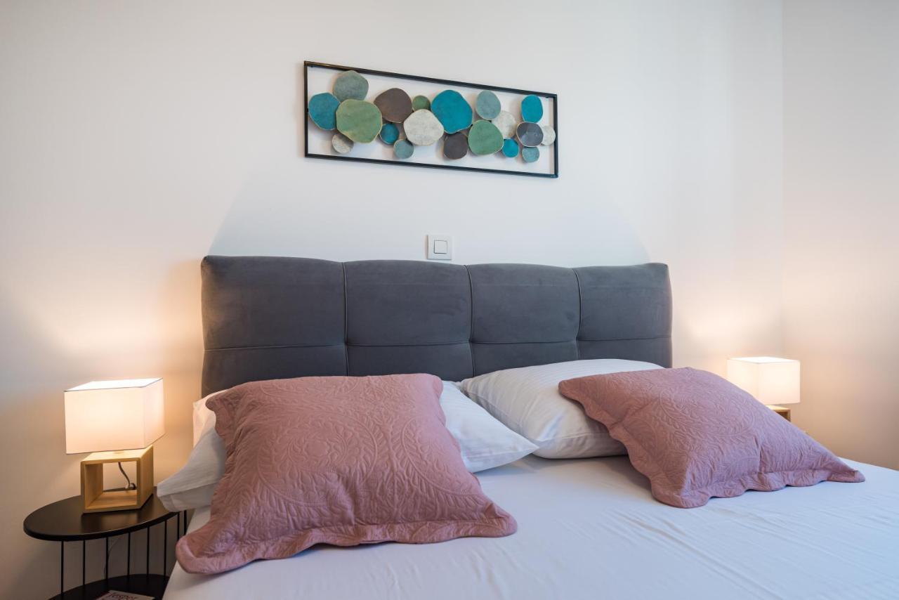 D-Apartment - With Garage And Balcony ザダル エクステリア 写真