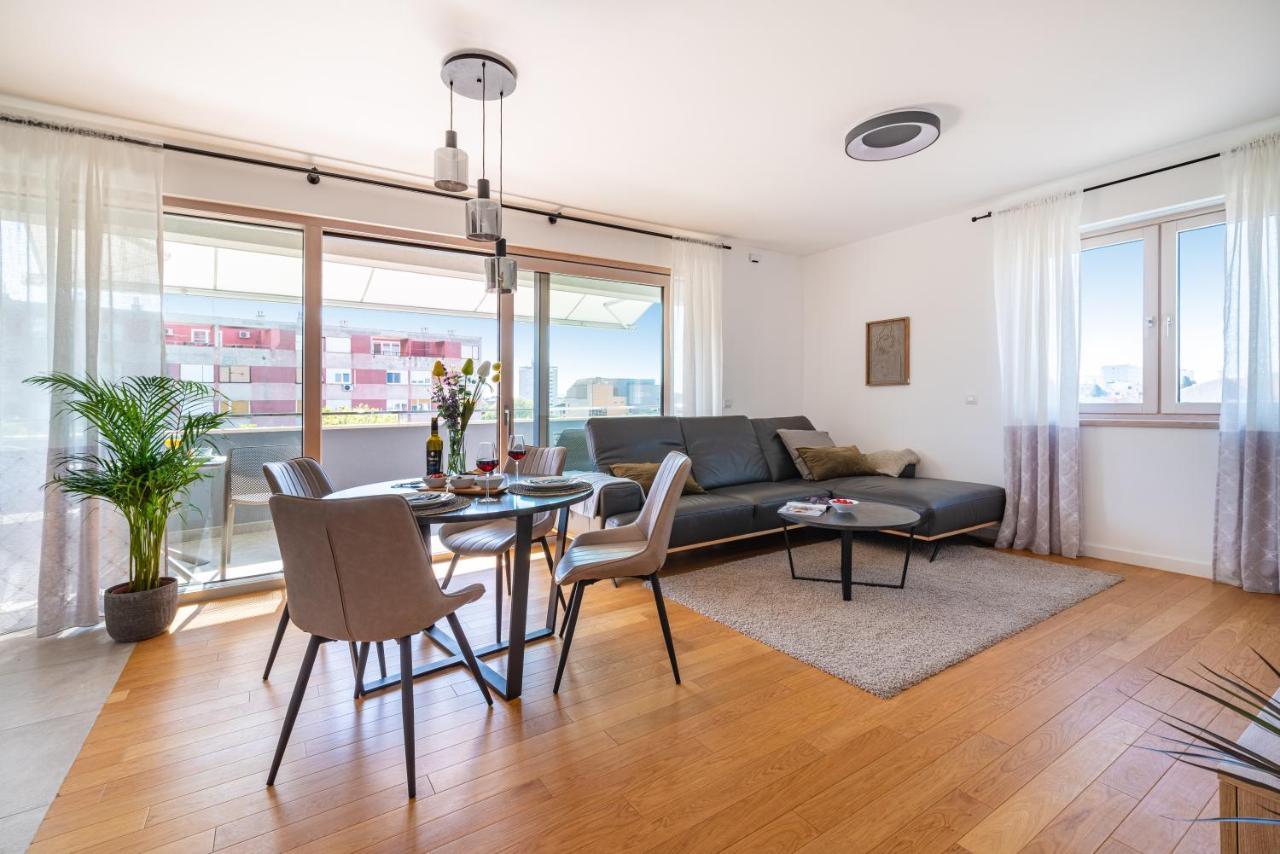 D-Apartment - With Garage And Balcony ザダル エクステリア 写真