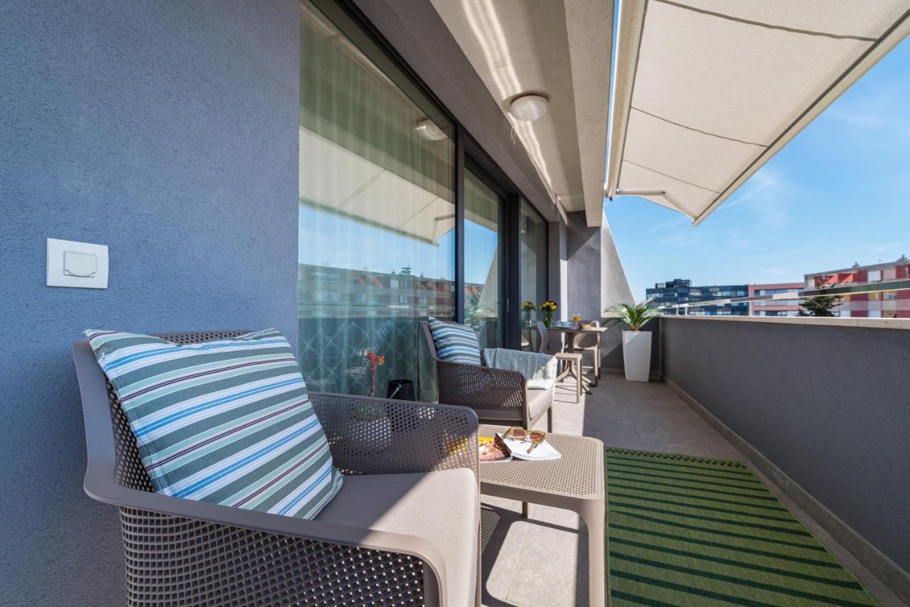 D-Apartment - With Garage And Balcony ザダル エクステリア 写真