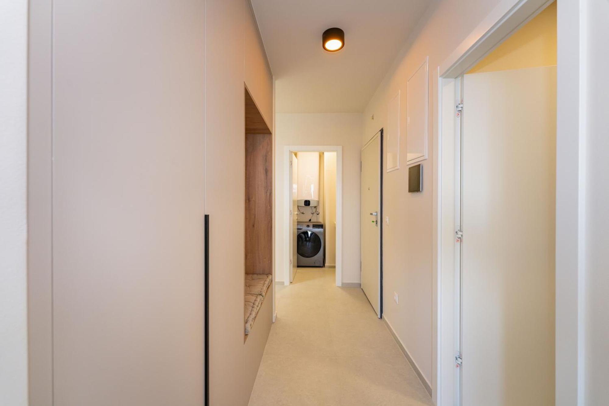 D-Apartment - With Garage And Balcony ザダル エクステリア 写真