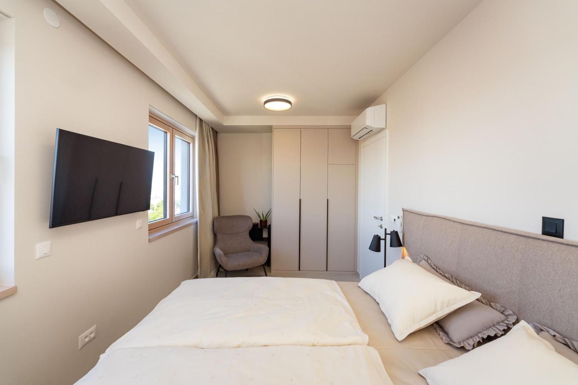 D-Apartment - With Garage And Balcony ザダル エクステリア 写真