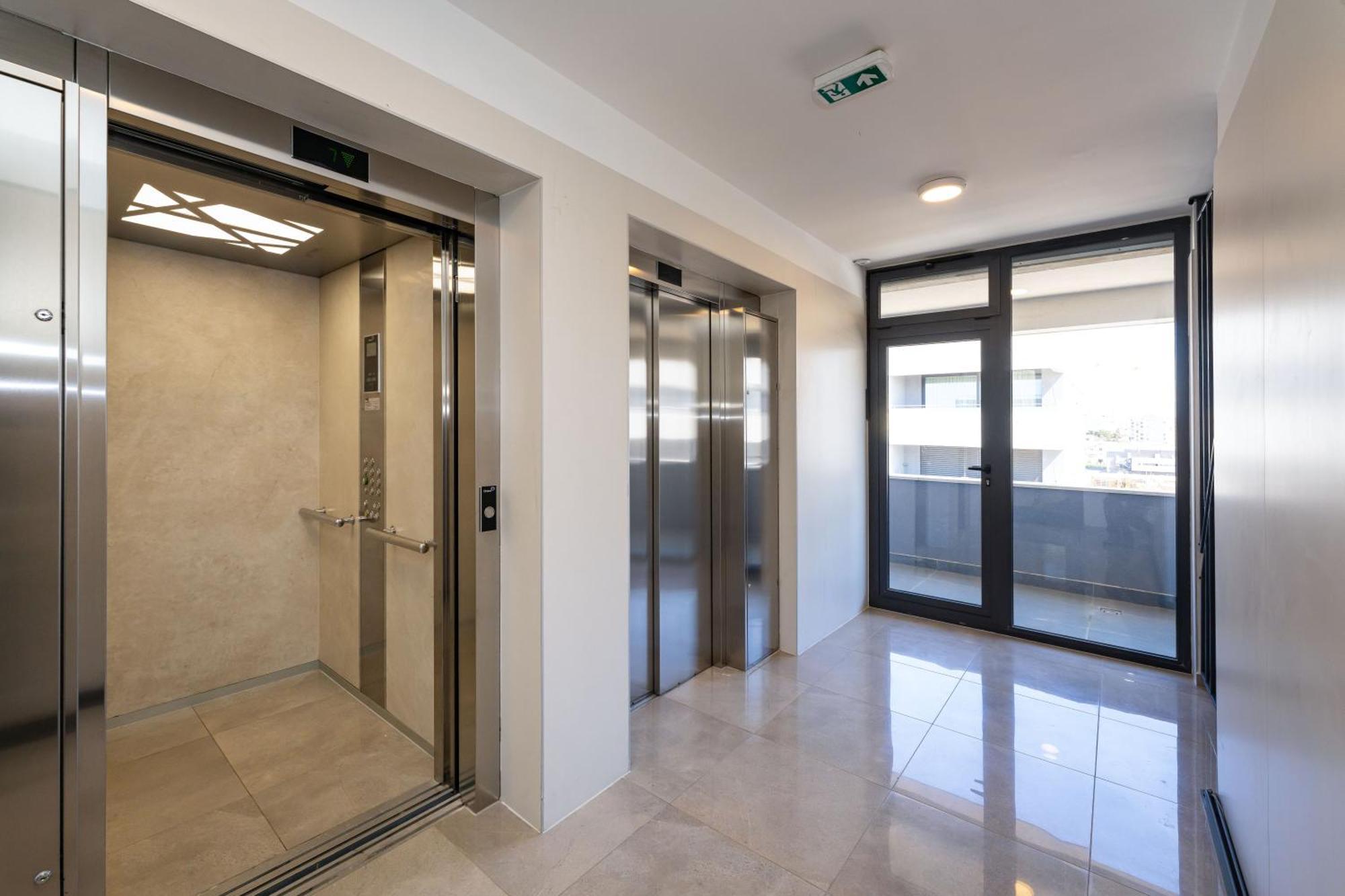 D-Apartment - With Garage And Balcony ザダル エクステリア 写真