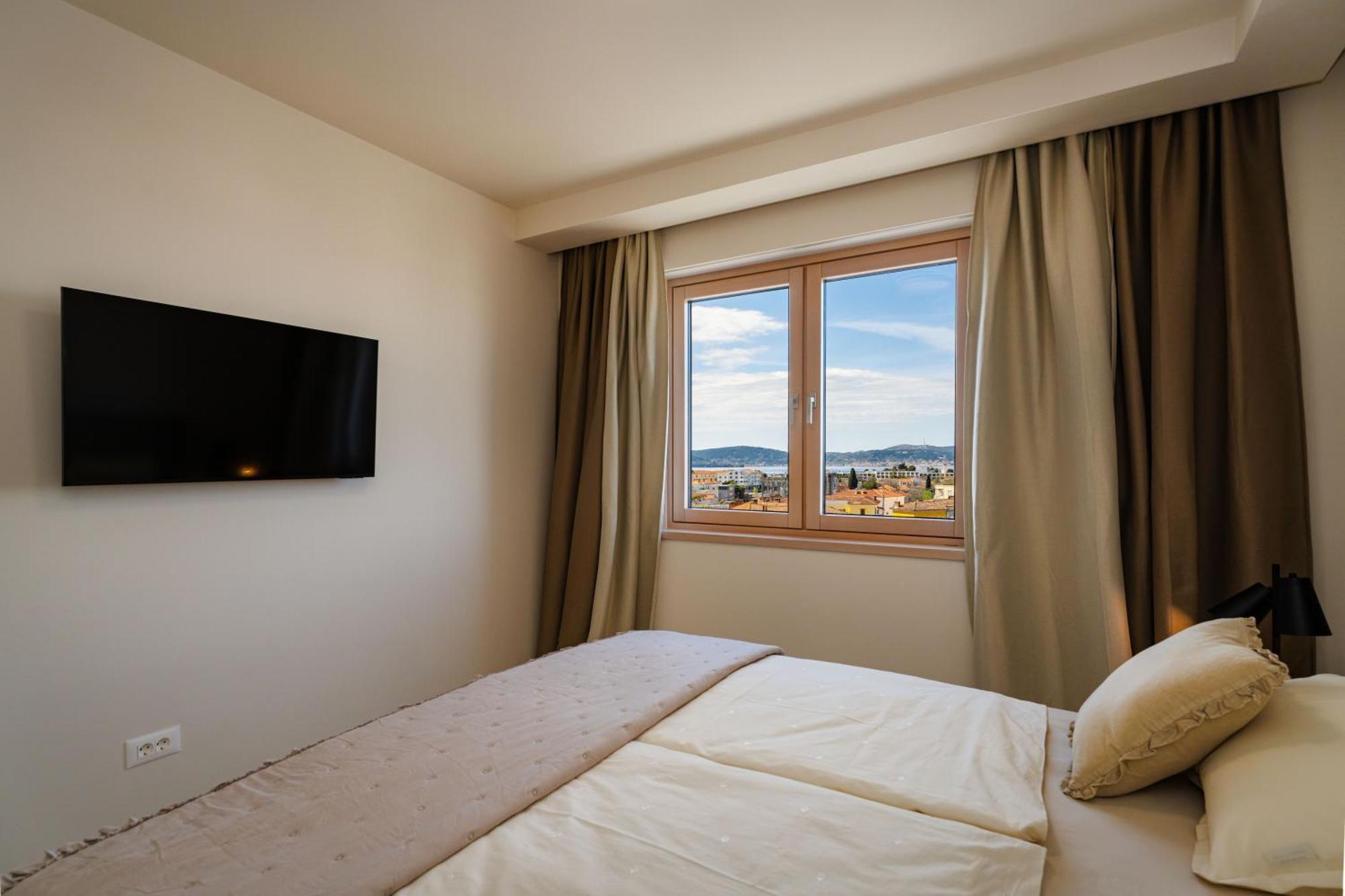 D-Apartment - With Garage And Balcony ザダル エクステリア 写真
