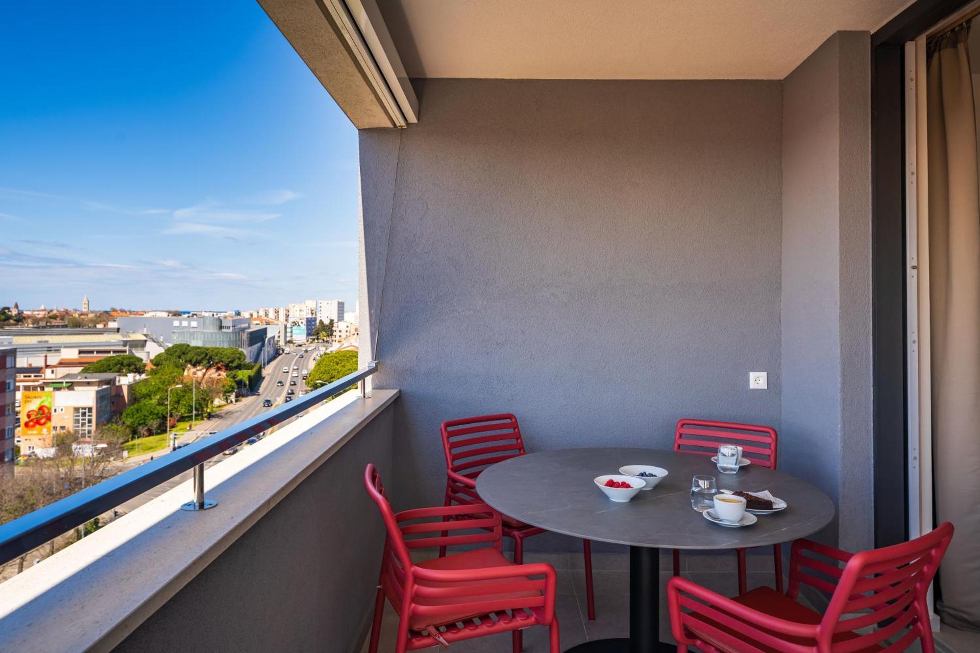 D-Apartment - With Garage And Balcony ザダル エクステリア 写真
