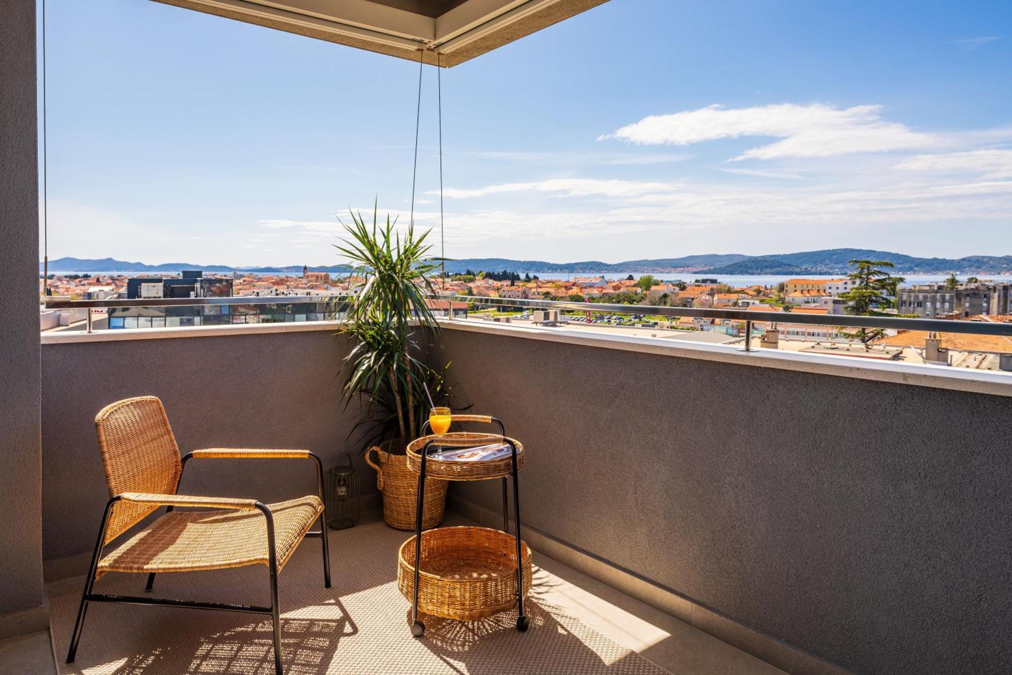 D-Apartment - With Garage And Balcony ザダル エクステリア 写真